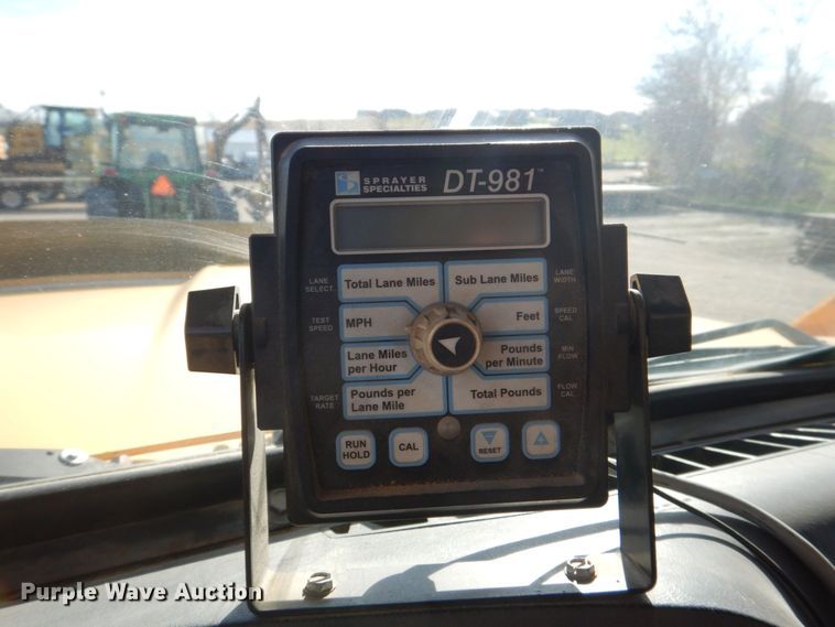 image for item MJ9821 1995 Ford LTS9000  dump truck