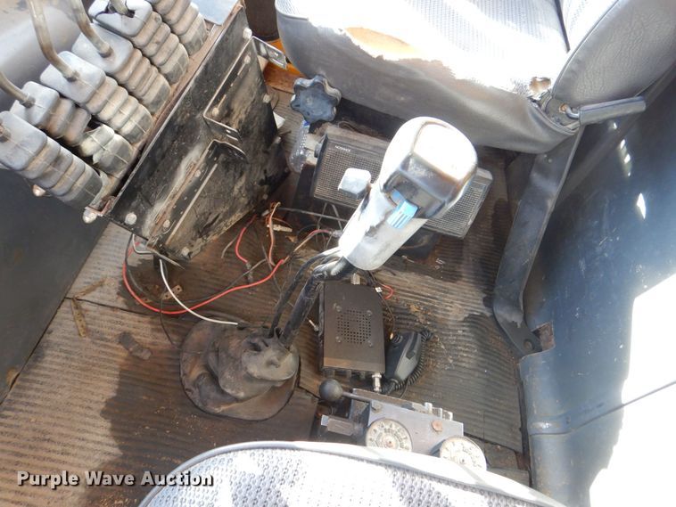 image for item MJ9821 1995 Ford LTS9000  dump truck