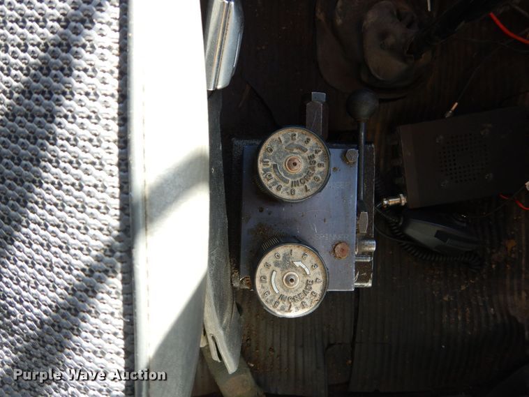 image for item MJ9821 1995 Ford LTS9000  dump truck