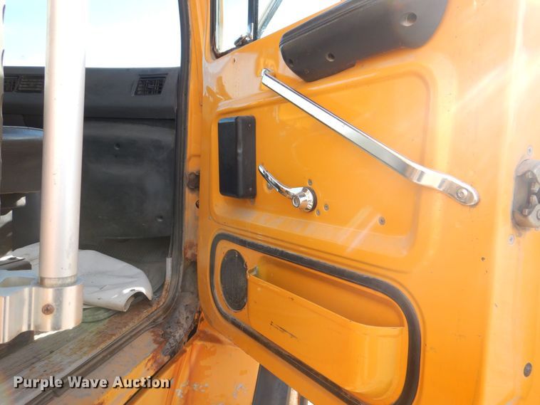 image for item MJ9821 1995 Ford LTS9000  dump truck