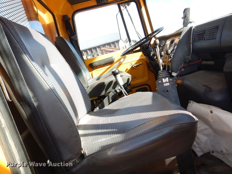 image for item MJ9821 1995 Ford LTS9000  dump truck