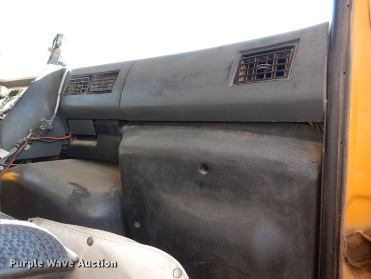 image for item MJ9821 1995 Ford LTS9000  dump truck