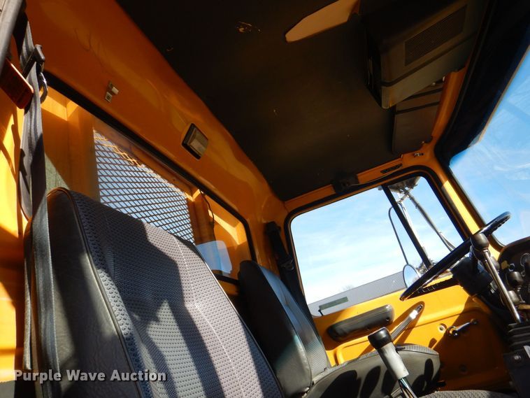 image for item MJ9821 1995 Ford LTS9000  dump truck