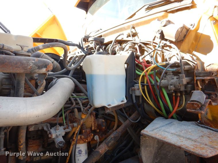 image for item MJ9821 1995 Ford LTS9000  dump truck