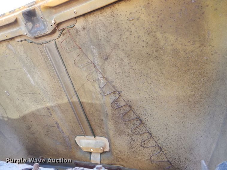 image for item MJ9821 1995 Ford LTS9000  dump truck