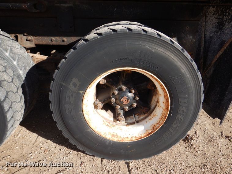 image for item MJ9821 1995 Ford LTS9000  dump truck