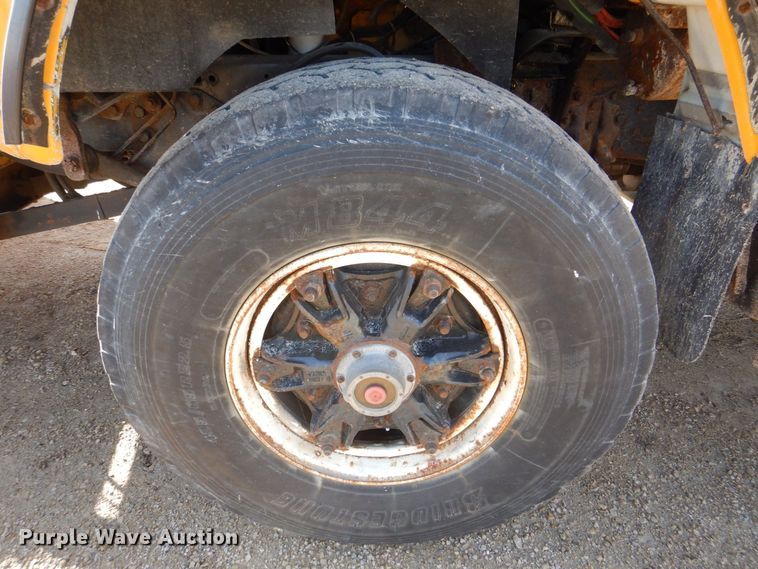 image for item MJ9821 1995 Ford LTS9000  dump truck