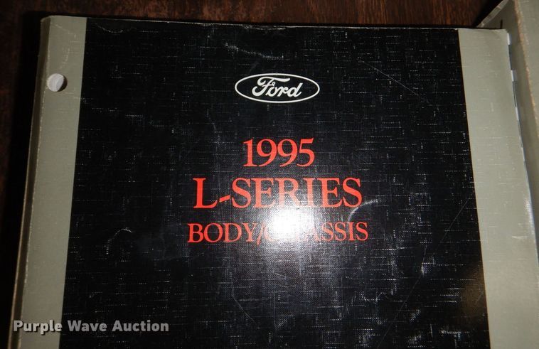 image for item MJ9821 1995 Ford LTS9000  dump truck