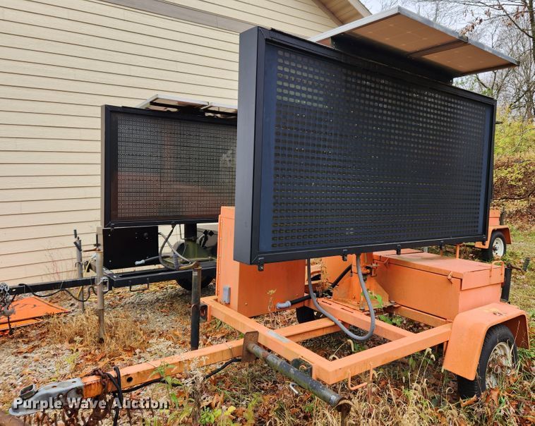 image for item MK9507 (3) AM SIG message board trailers