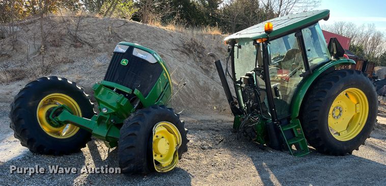 image for item MN9361 2015 John Deere 6115D  MFWD tractor