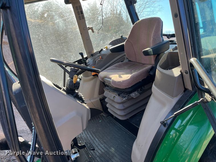 image for item MN9361 2015 John Deere 6115D  MFWD tractor