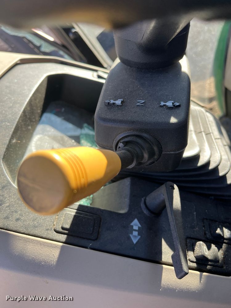 image for item MN9361 2015 John Deere 6115D  MFWD tractor