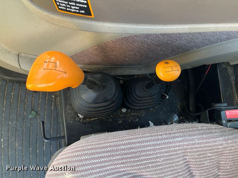 image for item MN9361 2015 John Deere 6115D  MFWD tractor