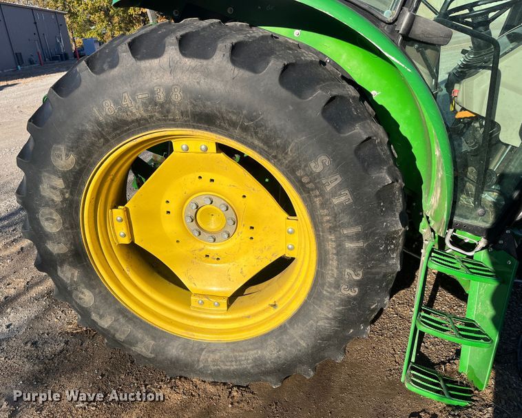 image for item MN9361 2015 John Deere 6115D  MFWD tractor