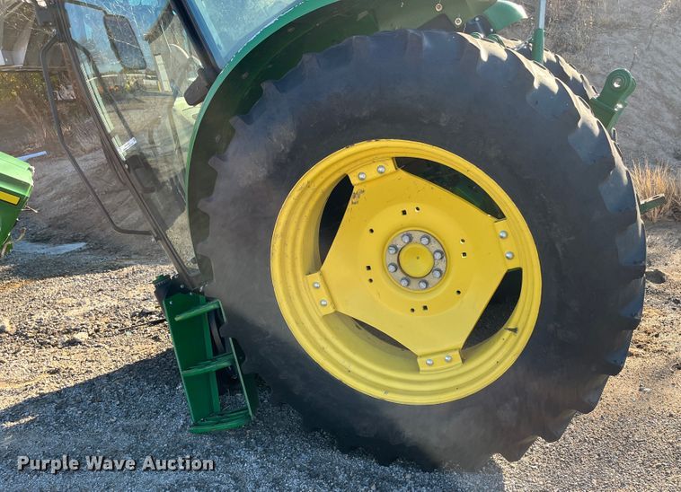 image for item MN9361 2015 John Deere 6115D  MFWD tractor