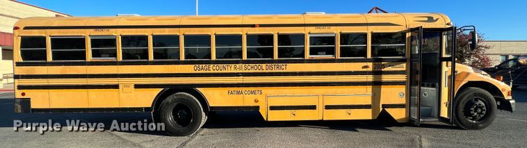 image for item MR9981 2005 Blue Bird Vision  school bus