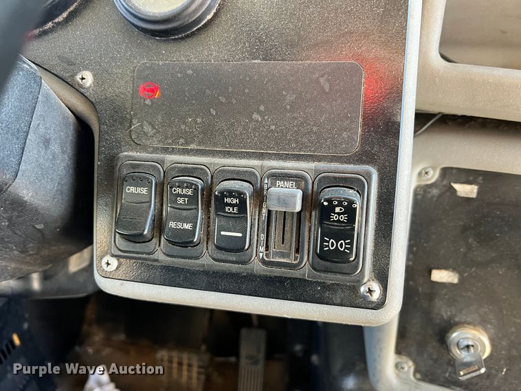 image for item MR9981 2005 Blue Bird Vision  school bus