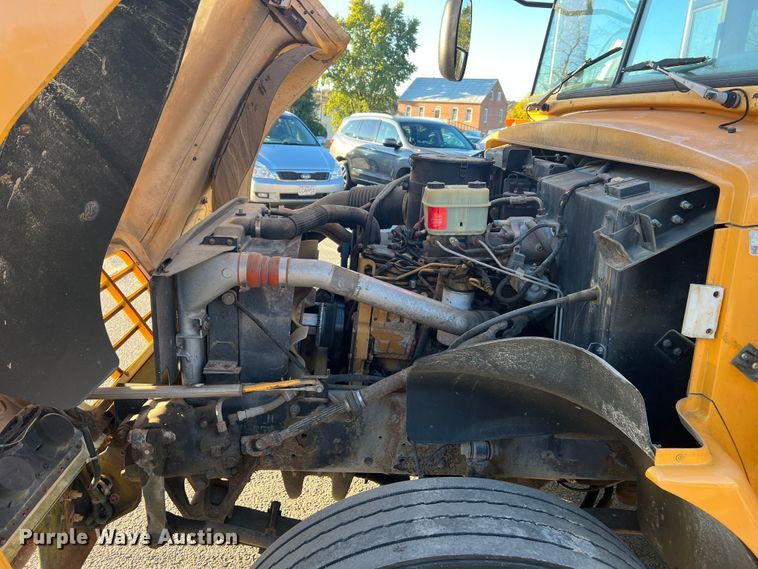 image for item MR9981 2005 Blue Bird Vision  school bus