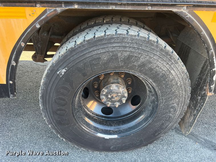 image for item MR9981 2005 Blue Bird Vision  school bus