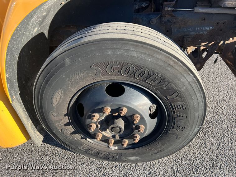 image for item MR9981 2005 Blue Bird Vision  school bus