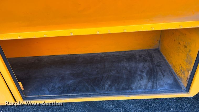 image for item MR9982 2006 International CE300  school bus