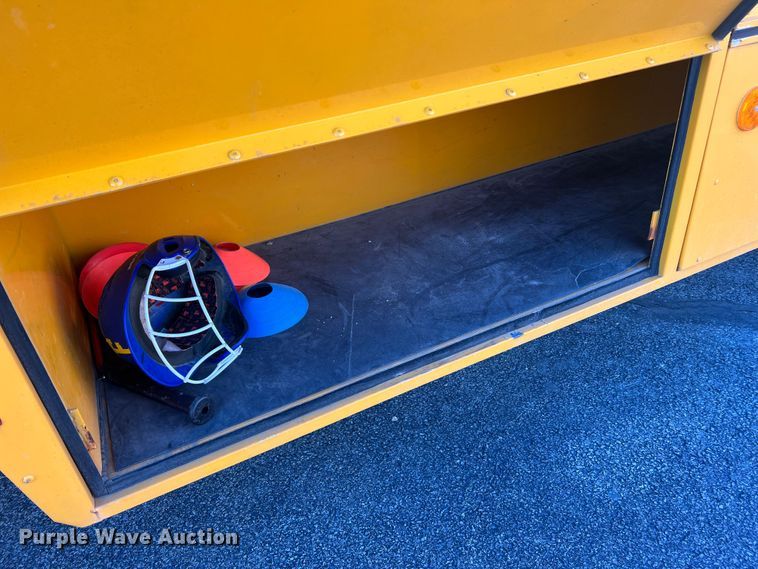 image for item MR9982 2006 International CE300  school bus