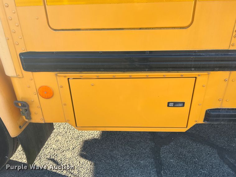 image for item MR9982 2006 International CE300  school bus