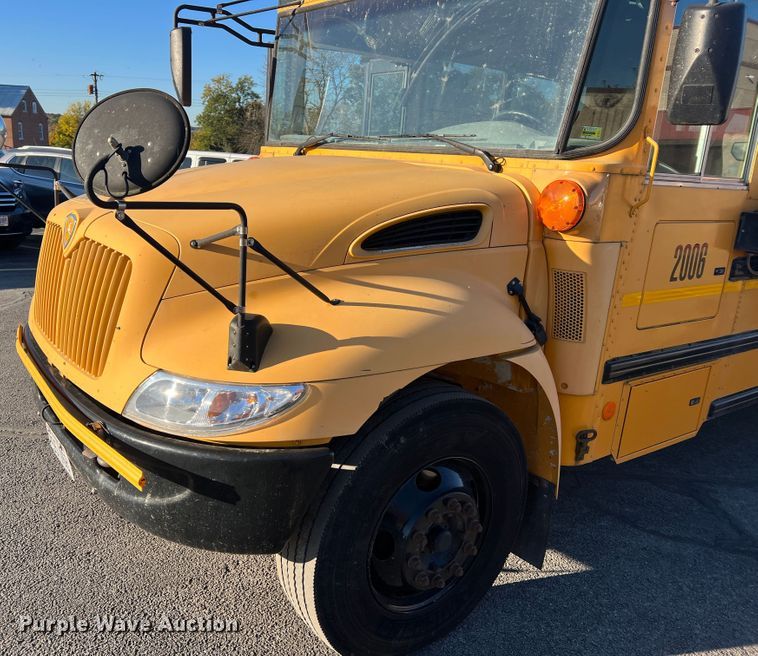 image for item MR9982 2006 International CE300  school bus