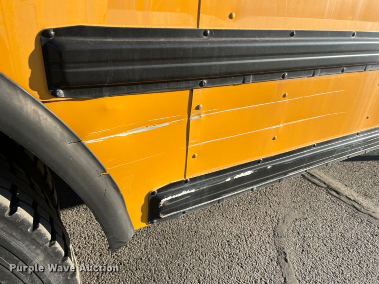 image for item MR9982 2006 International CE300  school bus