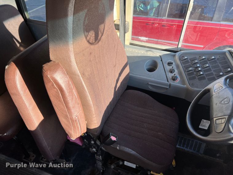 image for item MR9982 2006 International CE300  school bus