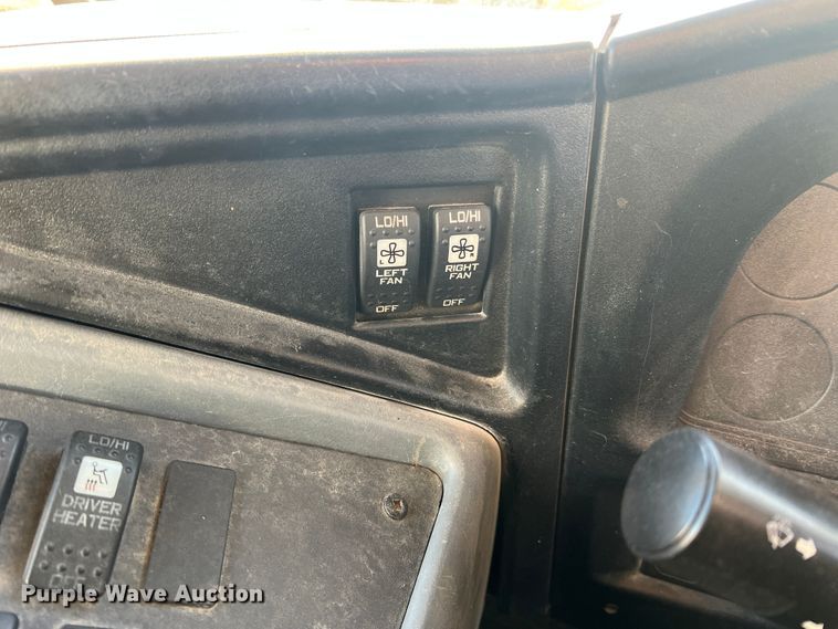 image for item MR9982 2006 International CE300  school bus