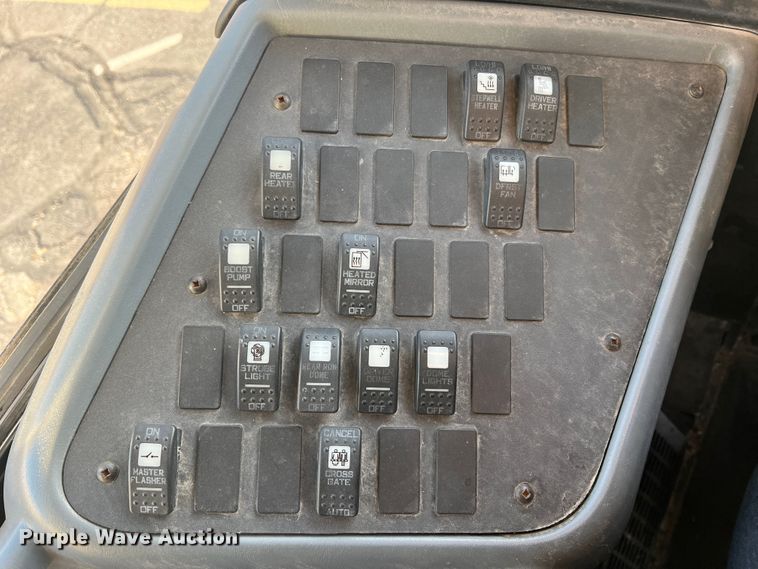 image for item MR9982 2006 International CE300  school bus