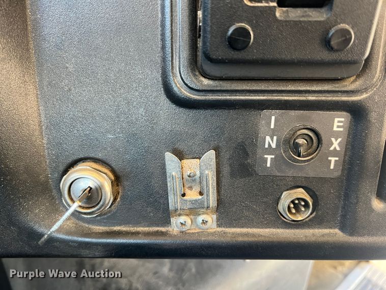 image for item MR9982 2006 International CE300  school bus