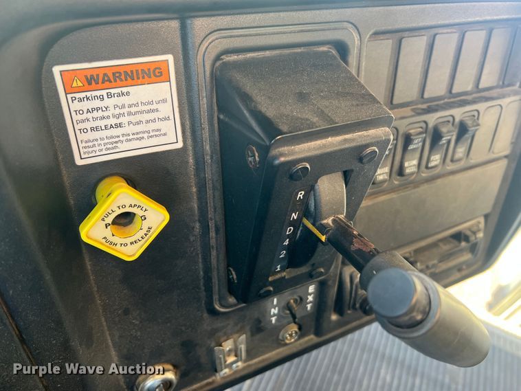 image for item MR9982 2006 International CE300  school bus