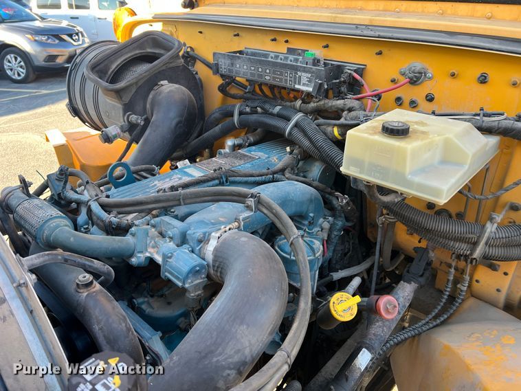 image for item MR9982 2006 International CE300  school bus