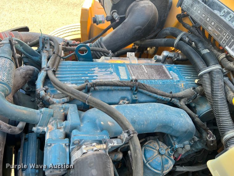 image for item MR9982 2006 International CE300  school bus