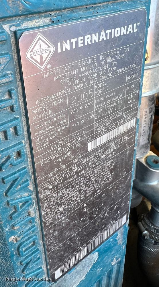 image for item MR9982 2006 International CE300  school bus