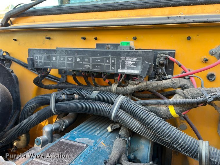 image for item MR9982 2006 International CE300  school bus