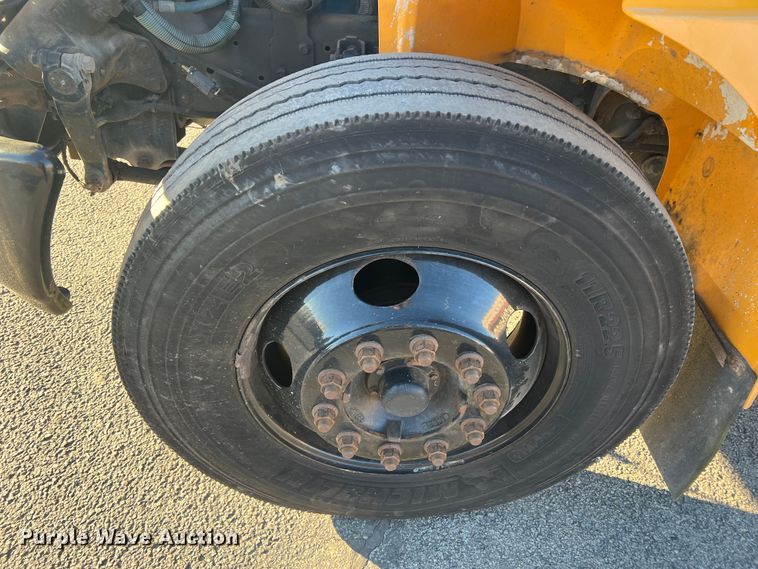 image for item MR9982 2006 International CE300  school bus