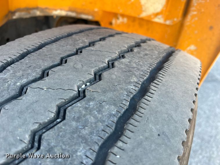 image for item MR9982 2006 International CE300  school bus