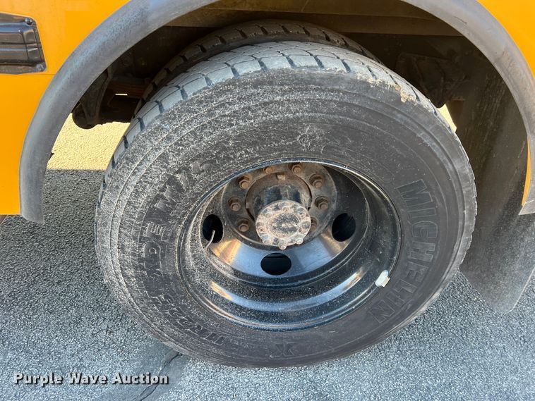 image for item MR9982 2006 International CE300  school bus