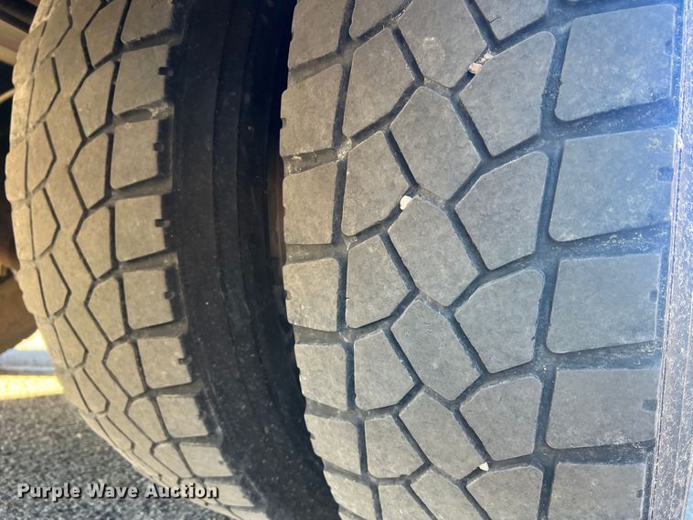 image for item MR9982 2006 International CE300  school bus