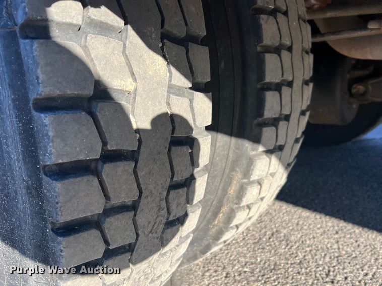 image for item MR9982 2006 International CE300  school bus