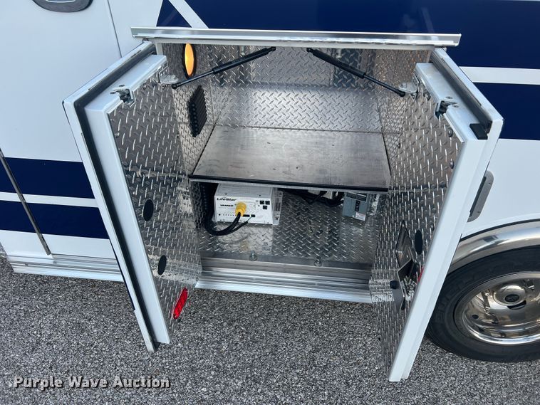 image for item MR9987 2013 Chevrolet Express G3500  ambulance