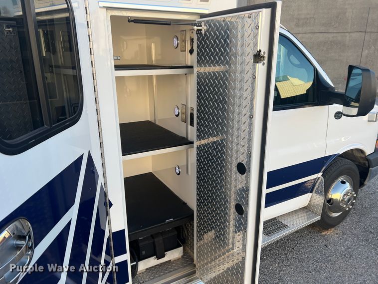 image for item MR9987 2013 Chevrolet Express G3500  ambulance