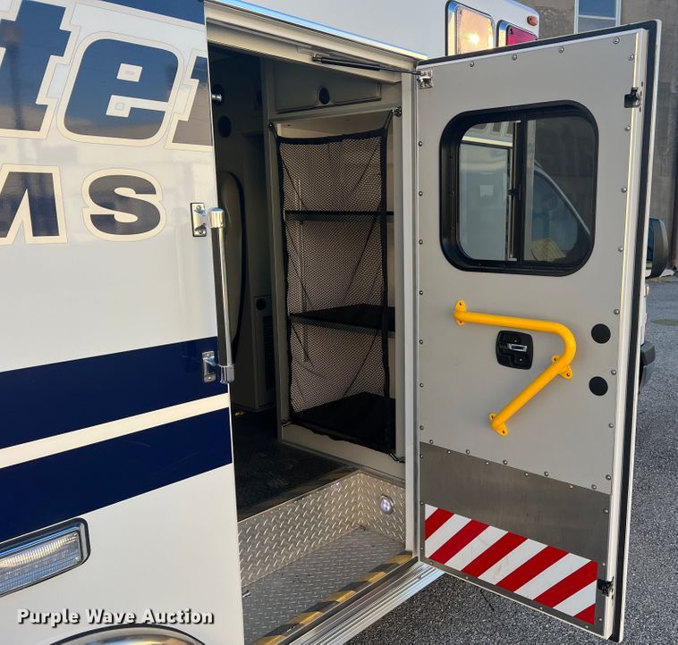 image for item MR9987 2013 Chevrolet Express G3500  ambulance