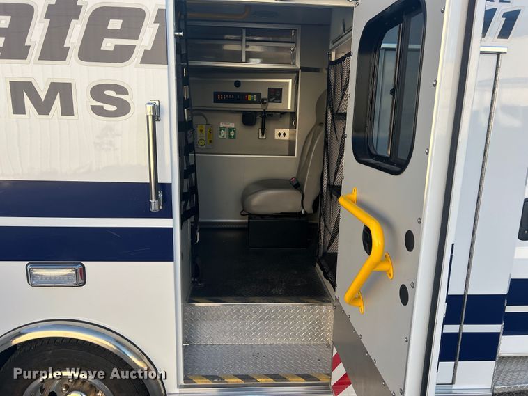 image for item MR9987 2013 Chevrolet Express G3500  ambulance