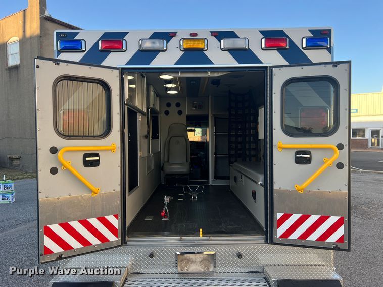 image for item MR9987 2013 Chevrolet Express G3500  ambulance