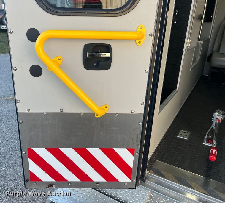 image for item MR9987 2013 Chevrolet Express G3500  ambulance