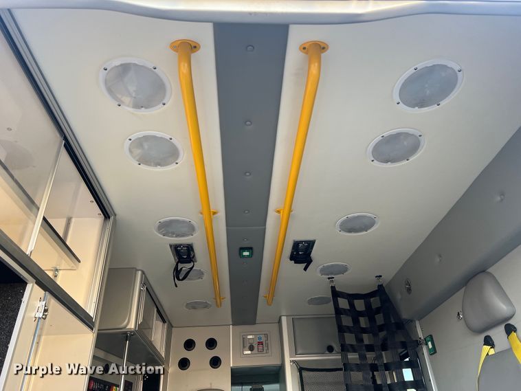 image for item MR9987 2013 Chevrolet Express G3500  ambulance